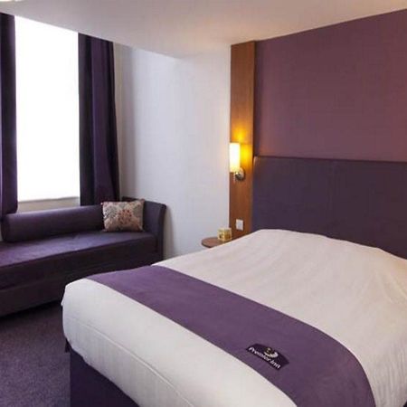 Premier Inn Stroud Stroud  Buitenkant foto