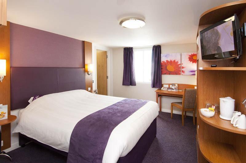 Premier Inn Stroud Stroud  Buitenkant foto